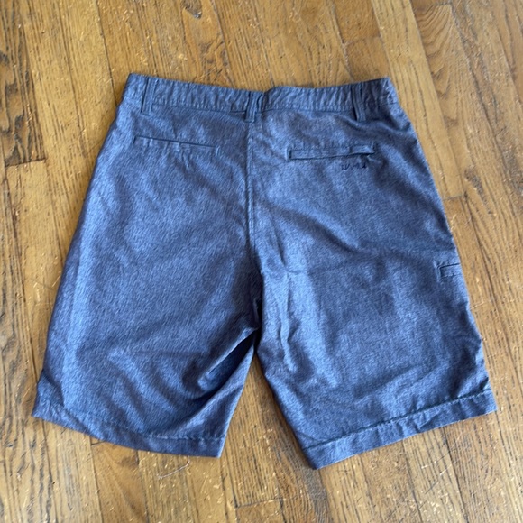Mens DAHU Hybrid collection board shorts. Size 30 waist - Picture 2 of 3